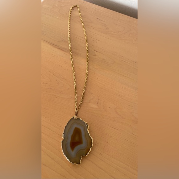 Gold Agate Pendant Necklace - Picture 4 of 7